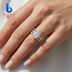 خاتم ألماس من الذهب الخالص عيار 10/14/18 قيراط - طقم زفاف فاخر مخصص معتمد من GIA وIGI مصنوع من الألماس المزروع في المختبر للأزواج - Product Image 6