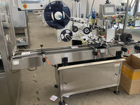 Machine de fabrication, de remplissage et de scellage automatique d'ampoules en plastique