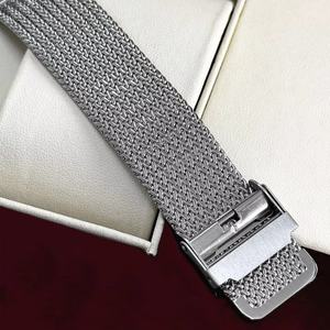 Reloj de Pulsera Deportivo de Lujo para Hombre, Diseño OEM ODM, Caja de Aleación, Esfera de Cristal, Manecillas Verdes, Logotipo Personalizado, Resistente al Agua, Cuarzo - Product Image 3