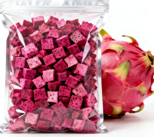 Fraises lyophilisées en vrac OEM, <span class=keywords><strong>prix</strong></span> <span class=keywords><strong>de</strong></span> gros, marque privée, fraises entières, en dés, en tranches, en cubes, fruits séchés - Product Image 1