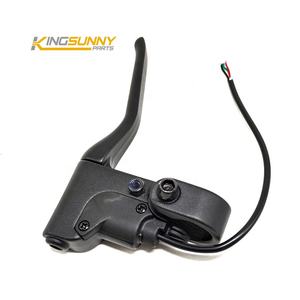 <span class=keywords><strong>Poignée</strong></span> <span class=keywords><strong>de</strong></span> <span class=keywords><strong>frein</strong></span> <span class=keywords><strong>de</strong></span> réparation M365 pour scooter électrique <span class=keywords><strong>Xiaomi</strong></span> Pro, pièces détachées, levier <span class=keywords><strong>de</strong></span> <span class=keywords><strong>frein</strong></span> <span class=keywords><strong>de</strong></span> guidon, accessoires <span class=keywords><strong>de</strong></span> scooter - Product Image 3
