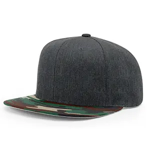 새로운 디자인 스타일 5 패널 크기 구조 레드 100% 면 자수 사용자 정의 블랙 아래 챙 야구 모자 남성용