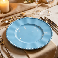 Assiettes de présentation en plastique perlées blanches de 13 pouces, motif moderne durable, personnalisables pour la décoration de la maison et des événements de mariage