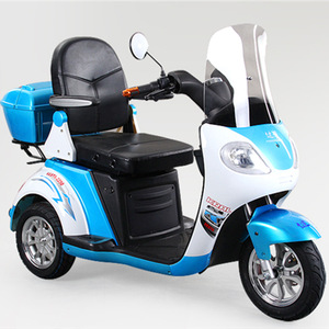 Scooter à trois roues 800W avec moteur sans balais, siège et auvent pour adultes - Product Image 3
