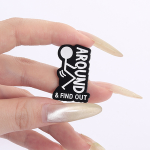 Pruébame <span class=keywords><strong>y</strong></span> vea lo <span class=keywords><strong>que</strong></span> sucede Pin de esmalte en negrita cita divertida broche insignia de solapa regalo de joyerí<span class=keywords><strong>a</strong></span> para amigos al por mayor - Product Image 4