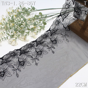 Dentelle en tulle brodée florale en nylon polyester noir souple écologique de 22 cm de largeur, fabriquée en Chine, pour robe de femme - Product Image 1