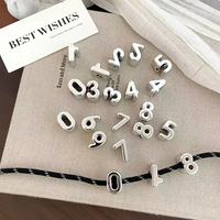 Perles acryliques argentées en gros de 0 à 9, grandes, pour la fabrication de sacs DIY, de porte-clés perlés faits à la main et de pendentifs alphabet anglais
