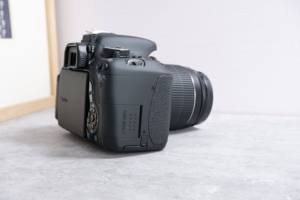 Appareil photo reflex numérique d'occasion 99% <span class=keywords><strong>NEUF</strong></span> <span class=keywords><strong>600D</strong></span> demi-format 1080P Full HD avec objectif EF-S 18-55mm F3.5-5.6 IS - Product Image 5