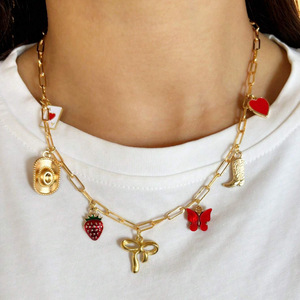 Bijoux <span class=keywords><strong>de</strong></span> mode Collier Mignon Martin Bottes Or Papillon Fraise Denim Chapeau Style Unique Pendentif Charmes Cadeaux - Product Image 1