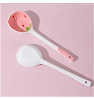 4PCS Kawaii Strawberry Cuillère à soupe en céramique Mignon Coréen Crème glacée Peint à la main Café Dessert Cuillère à long manche Cuisine Vaisselle