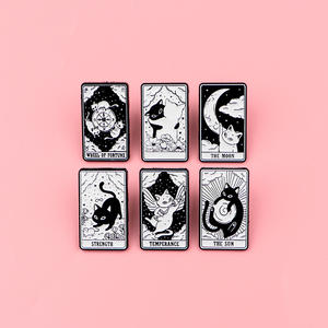 创意福轮塔罗牌黑白猫别针猫形猫日月金属珐琅翻领别针胸针包 - Product Image 1