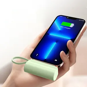 KC kostenlose benutzerdefiniertes Logo 2 in 1 Power Bank Mini tragbare Notfall-Finger-Power Bank mit faltbarem Halter und eingebautem Kabel für Handys