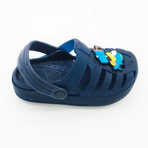 En gros <span class=keywords><strong>pas</strong></span> <span class=keywords><strong>cher</strong></span> doux enfants EVA sabots chaussures de jardin d'enfants en plein air décontracté sandales en plastique pantoufles de glissière pour garçons et filles - Product Image 4