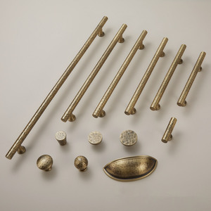 El yapımı pirinç kulp, antika fırçalanmış masif pirinç dolap kolu, <span class=keywords><strong>vintage</strong></span> bakır çekmece kolu (gardırop, mutfak dolabı için) - Product Image 1