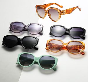 Gafas de Sol Ovaladas Estilo Ojo de Gato a Precio Competitivo, Venta al Por Mayor, Logotipo Personalizado, Protección UV400, Ligeras y de Lujo - Product Image 5