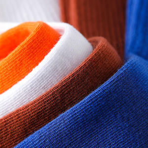 Chaussettes de sport de luxe de haute qualité avec logo personnalisé Chaussettes de sport respirantes en coton de couleur unie à la cheville pour femmes - Product Image 3