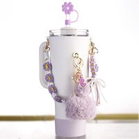 Accessoires de gobelets en silicone Vente en gros Sangle de poignée de bouteille d'eau réutilisable Botte en silicone Couverture de paille en silicone Charmes Ensembles de 8 pièces
