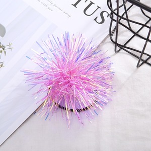 <span class=keywords><strong>Strisce</strong></span> di lamina Pom Pom legami per <span class=keywords><strong>capelli</strong></span> Tinsel soffice palla elastici di coda di cavallo per le donne ragazze festa di compleanno - Product Image 4