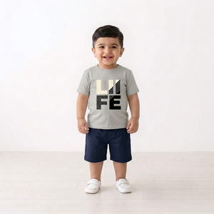 Ensemble de vêtements d'été pour bébé garçon en deux pièces, personnalisé en gros, en coton doux, avec t-shirt à manches courtes à imprimé graphique et short à taille élastique - Product Image 1