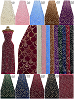 Tissu de robe de soirée sirène en velours floqué à paillettes et perles effet écailles de poisson