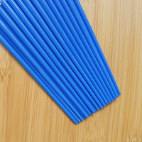 Pinceaux plats ergonomiques en nylon avec manche confortable en plastique bleu et rouge pour acrylique, huile, aquarelle – Fournitures d'art pour l'école et les artistes