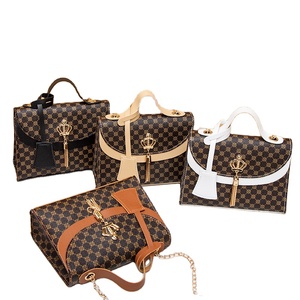 RTS Bulk Mixed Order Hot Selling Fashion Style 2025 <b>Small</b> Square Bags Alloy Ornament Commerce Travel <b>Handbags</b> for Girls - Product Image 2