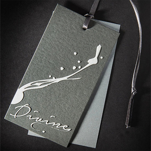 Étiquettes suspendues en papier gaufré et estampées à chaud avec logo personnalisé, écologiques, pour sacs, chaussures et cordon spécial pour cadeau de chaussures - Product Image 3