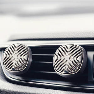 Kit de démarrage diffuseur de parfum pour voiture Drift Metal Vent Clip – Désodorisant et éliminateur d'odeurs en métal pour voiture, parfum longue durée - Product Image 5