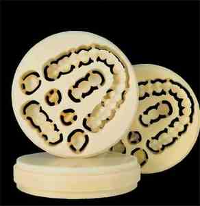 Blanc <span class=keywords><strong>dentaire</strong></span> PMMA multicouche 98 mm pour fraisage CAD CAM, matériau pour système ouvert, pour <span class=keywords><strong>prothèse</strong></span> <span class=keywords><strong>dentaire</strong></span>, couronne, pont, accessoires de traitement <span class=keywords><strong>dentaire</strong></span> - Product Image 3