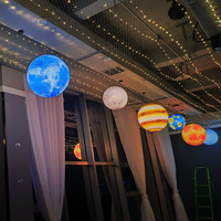 Lampe en résine Or Étoile Lune, design Planète Boule, style Chandelier, LED 6000K Lumière du jour, pour Magasin Wandering Earth, Hall, Maternelle, Aire de jeux, Restaurant