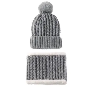 Vente en gros d'écharpe doublée de polaire épaisse avec logo personnalisé Ensemble bonnet chaud en tricot Ensemble bonnet et écharpe d'hiver pour femmes