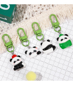 Llavero de Panda Rojo Adorable, Artesanía Metálica, Diseño Creativo de Dibujos Animados, Colgante para Mochila Escolar, Pequeño Regalo Unisex, Venta al Por Mayor - Product Image 6