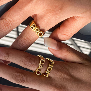 Anillo de Letras de Moda con 6 Diseños: MAMÁ, PAPÁ, HERMANA, HERMANO, FAMILIA, Anillo con Baño de Oro de 18K PVD, Anillo Estampado para Mujer, Joyería de Acero Inoxidable - Product Image 1