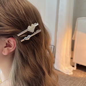 Korean Simple Silver Heart-shaped <strong>Hair</strong> Clip for Women Sweet <strong>Cool</strong> Metal Love Bangs Straight Side Clips Hairpin <strong>Hair</strong> <strong>Accessory</strong> - Product Image 2