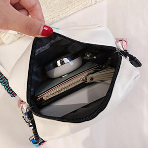 2024 personnalisé unisexe enfants filles dessin animé graffiti sac à bandoulière pu messager sac à bandoulière pour les enfants - Product Image 5