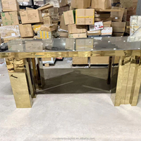 Table de salle à manger de luxe en acier inoxydable doré avec plateau en verre, idéale pour les événements, tables de mariage pour les mariés, élégante, personnalisable et spéciale