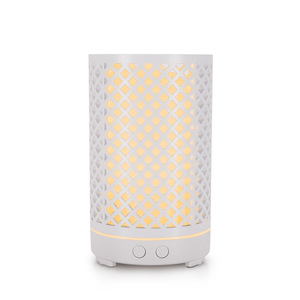 Difusor de Aroma Cilíndrico Blanco Creativo de 200 ml, Humidificador Tipo C para el Hogar y Dormitorio con Luz LED y Función de Temporizador - Product Image 2