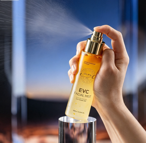 สเปรย์ฉีดหน้า ELRA Dewy Skin Mist Revitalizing ช่วยเติมความชุ่มชื้นทันทีด้วยวิตามินซี พร้อมเผยผิวเปล่งประกายสุขภาพดีด้วยสูตรบำรุงผิวประจำวัน - Product Image 1