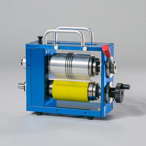 Machine de découpe et de refendage de rouleaux métalliques à basse vitesse haute performance du Japon, double axe, 220V, capacité de 1 tonne, épaisseur de 0,1 à 1 mm - Product Image 1