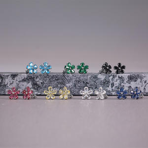 Pendientes de Flor Negra con Cristales de Estrás y Engaste de Garra, Joyería Clásica de Moda para Mujer - Product Image 6