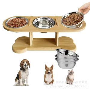 Soporte de madera para tazones de mascotas con tres tazones de acero inoxidable, diseño elevado para perros y gatos, estación de alimentación de madera maciza 3 en 1 - Product Image 2