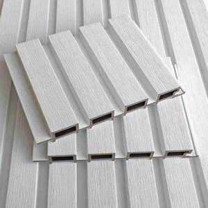 Garniture ronde en relief 3D d'aspect <span class=keywords><strong>bois</strong></span> pour jardin Bandes de <span class=keywords><strong>bois</strong></span> blanches Panneaux muraux cannelés en Wpc Revêtement - Product Image 2