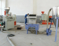 Granulateur de plastique PVC d'usine avec extrudeuse à double vis conique, tête de coupe à chaud, ligne de production de pelletiseur de plastique à refroidissement par air