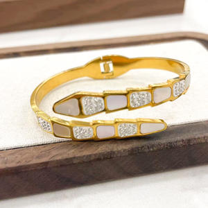 Bracelet Serpent en Acier Inoxydable Plaqué PVD Émail Blanc Cristal Hypoallergénique Étanche Bijoux OEM Vente en Gros - Product Image 3