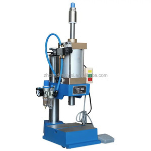 Máquina Remachadora Neumática Pequeña de Sobremesa DT125 800KG para Remaches de Cobre y Terminales de Crimpado - Product Image 1