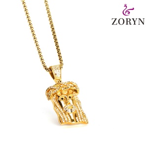 Colgante Zoryn con Rostro de Jesús Bañado en Oro, Corona de Espinas de Cristal y Diamantes de Imitación, Estilo Nórdico Hip Hop Vintage, de Acero Inoxidable para Hombres y Mujeres, Ideal para Fiestas - Product Image 3