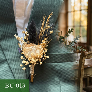 Boutonnière de mariage bohème en fleurs séchées couleur rouille pour marié et garçons d'honneur - Product Image 3