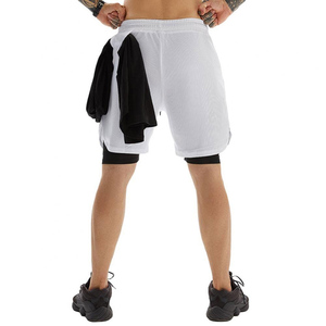 Pantalones cortos de jogging de satén para hombre de alta calidad, deportes personalizados, entrenamiento ligero informal, entrenamiento de gimnasia con estampado sublimado y bolsillos - Product Image 4