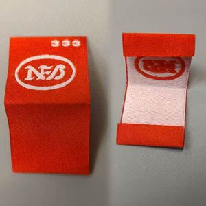 Étiquettes tissées personnalisées de haute qualité pour vêtements, avec conception numérique gratuite, pour oreiller, étiquette principale, pli central et taille de col - Product Image 2