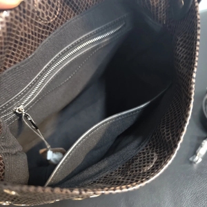 <span class=keywords><strong>Sac</strong></span> fourre-tout en <span class=keywords><strong>cuir</strong></span> véritable à rivets pour femme 2026 |   <span class=keywords><strong>Sac</strong></span> à main en <span class=keywords><strong>cuir</strong></span> rétro style motard, à porter à l'<span class=keywords><strong>épaule</strong></span> et en bandoulière - Product Image 4